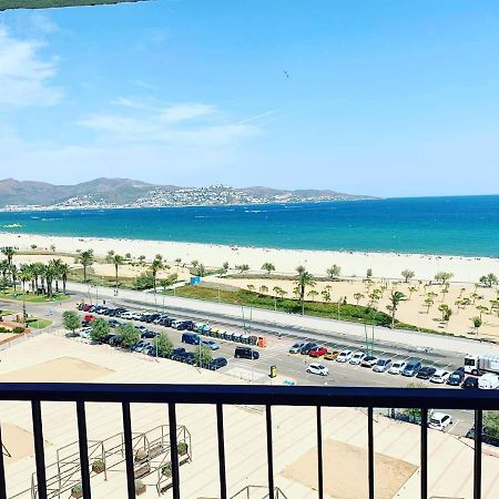 Cozy Beach-Front Studio With Amazing Sea View Empuriabrava Bagian luar foto