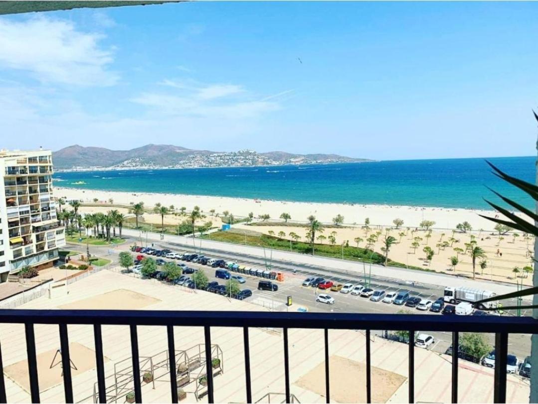 Cozy Beach-Front Studio With Amazing Sea View Empuriabrava Bagian luar foto